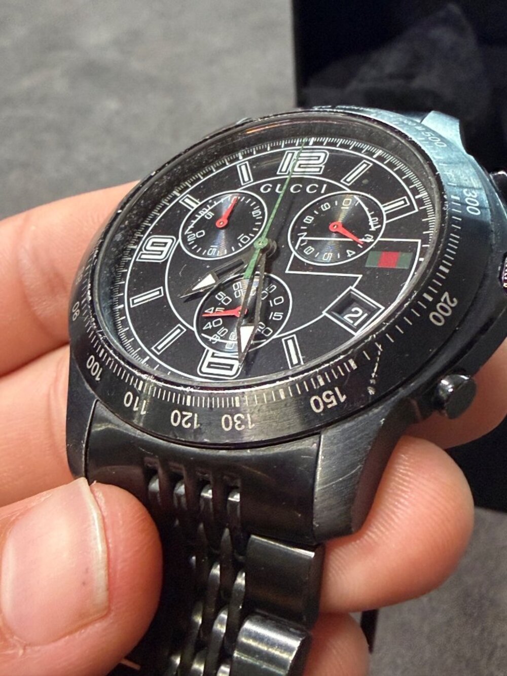 Gucci Swiss Made Mens Black Stainless Steel Chronograph Watch 126.2 With Box - C